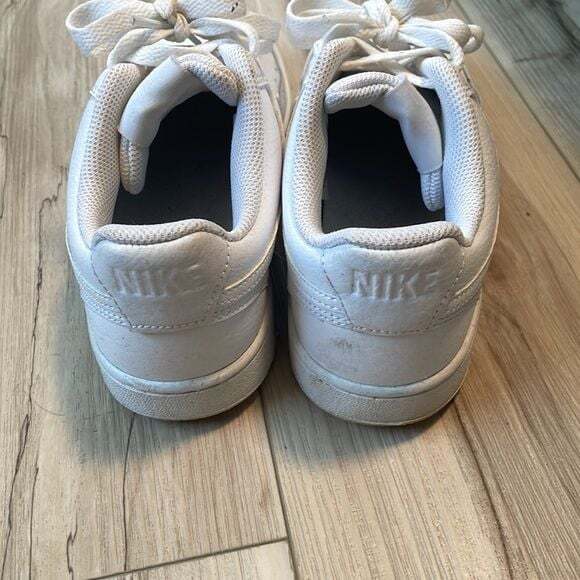 Size 7.5 Nike Low Air Force Sneakers - Picture 3 of 7